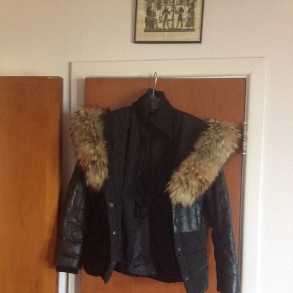 Danier Womens Puffer Jacket 